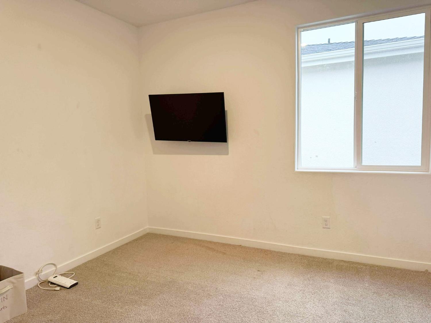 2844 N Vahe Ave, Fresno, CA 93737