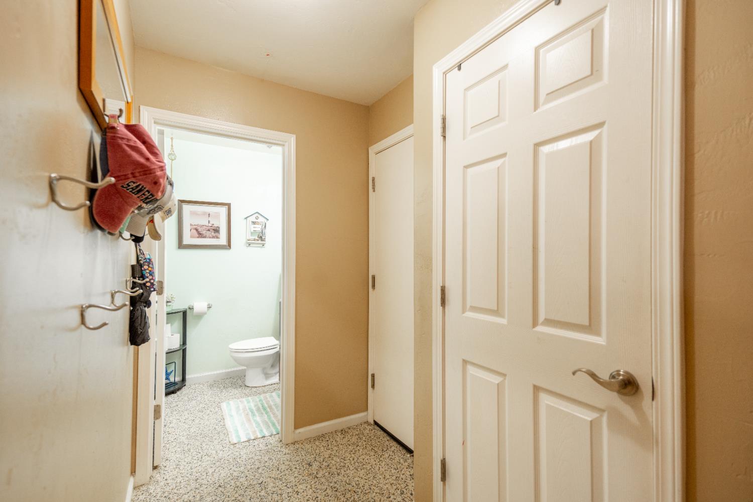 6165 E Heaton, Fresno, CA 93727