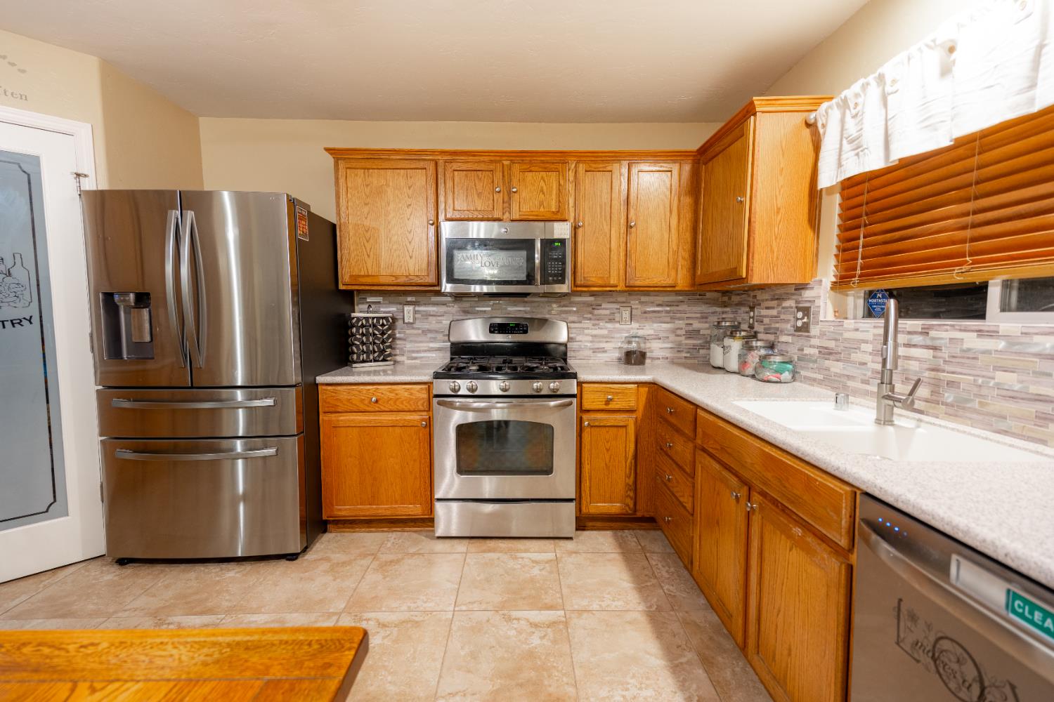 6165 E Heaton, Fresno, CA 93727