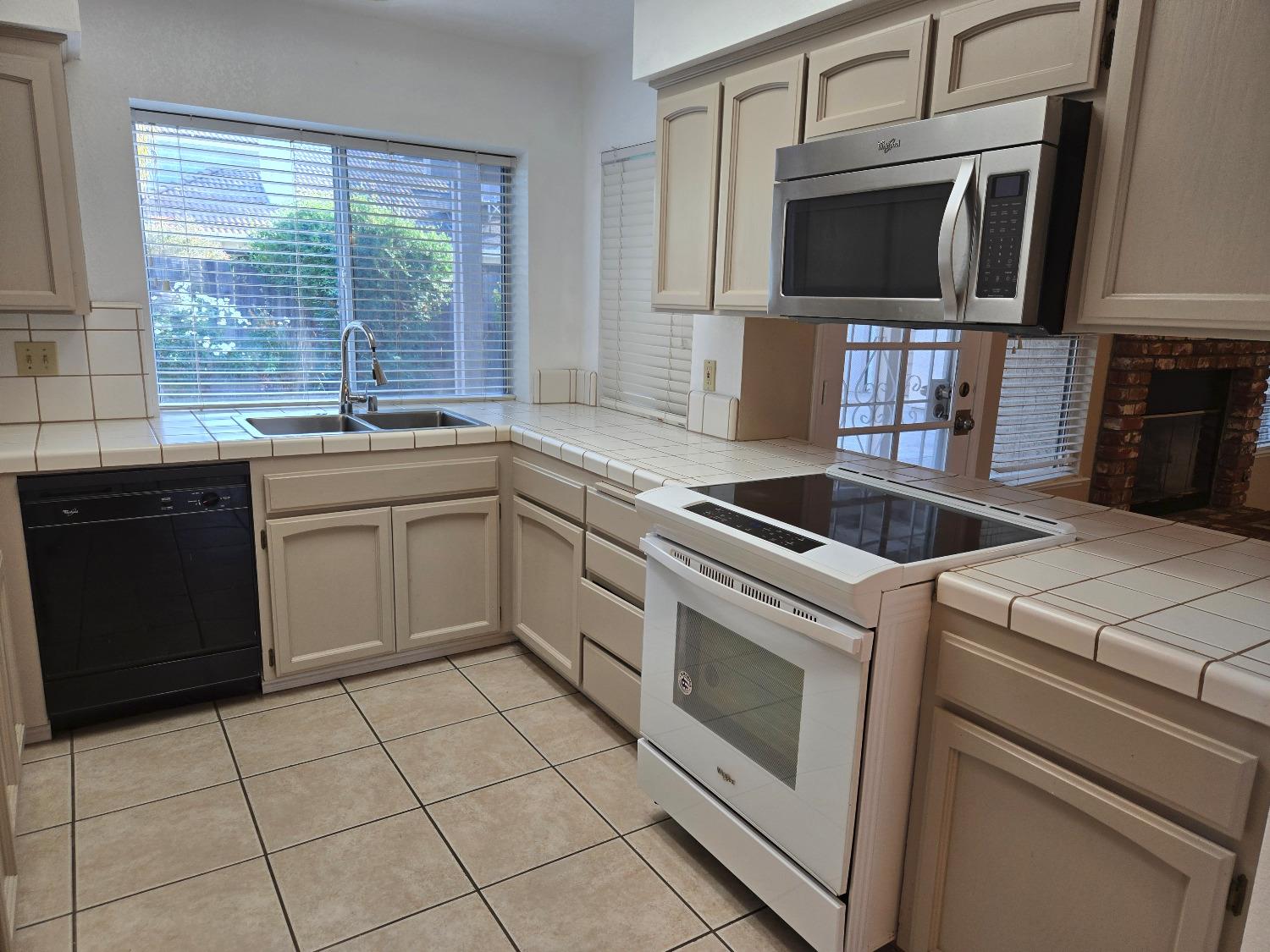 1415 E Portland Ave, Fresno, CA 93720