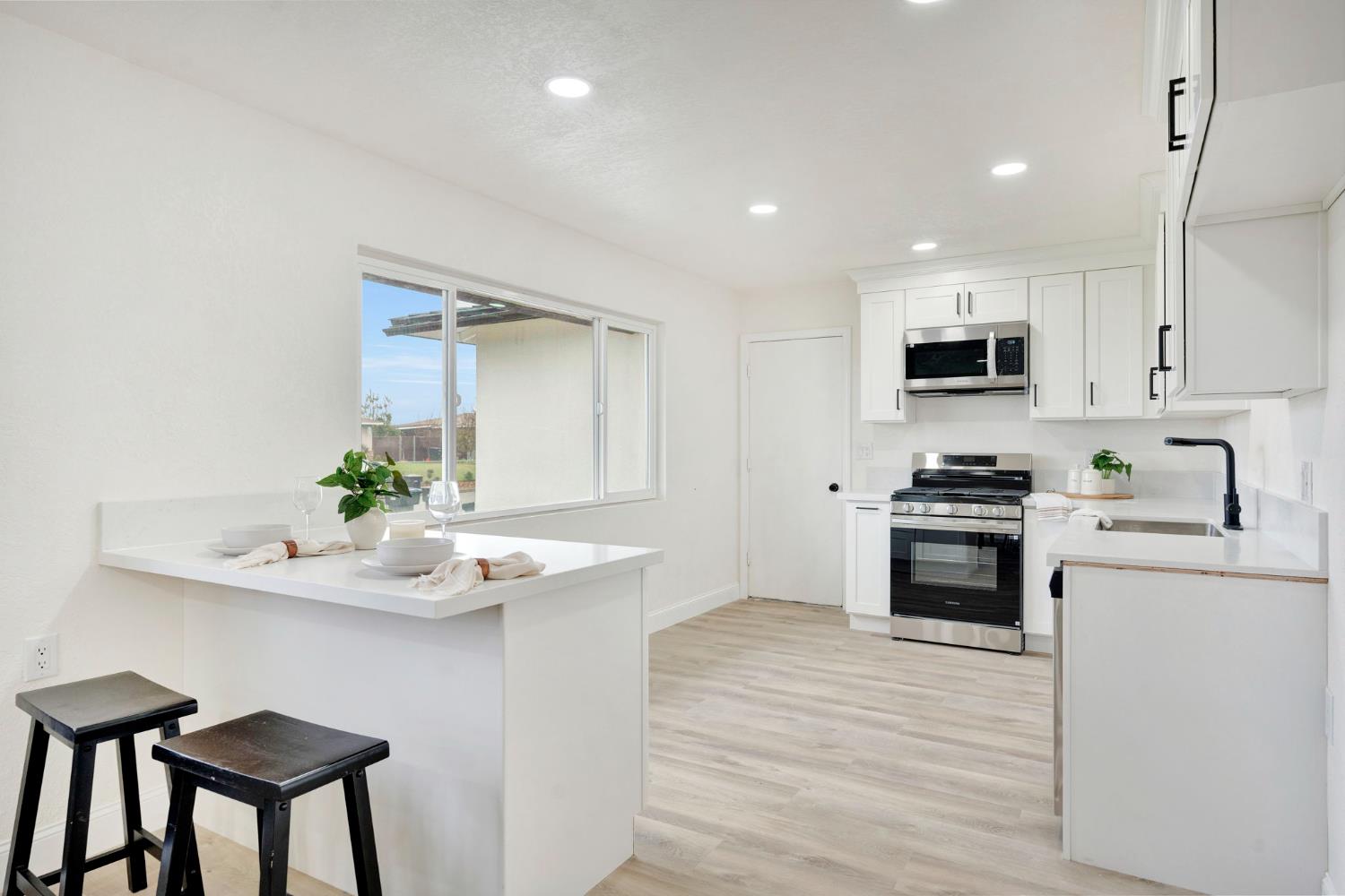 557 E Fantz Ave, Fresno, CA 93706