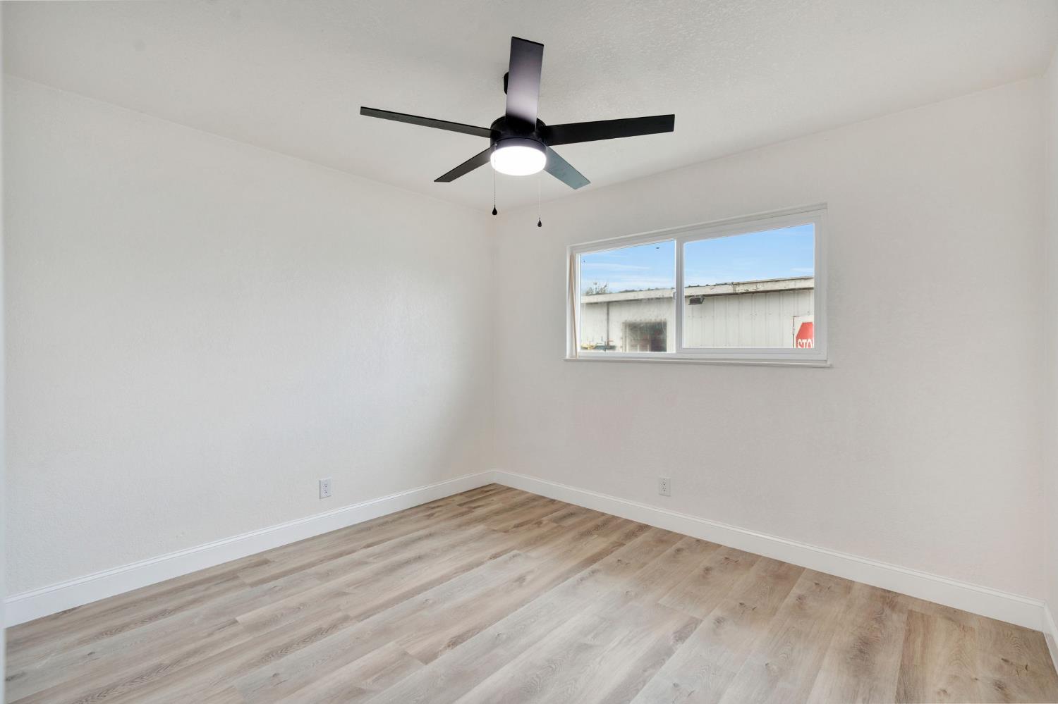 557 E Fantz Ave, Fresno, CA 93706