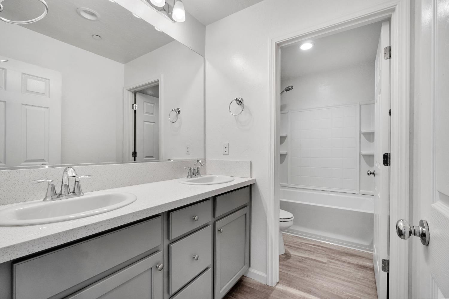 6647 E Vassar Ave, Fresno, CA 93727