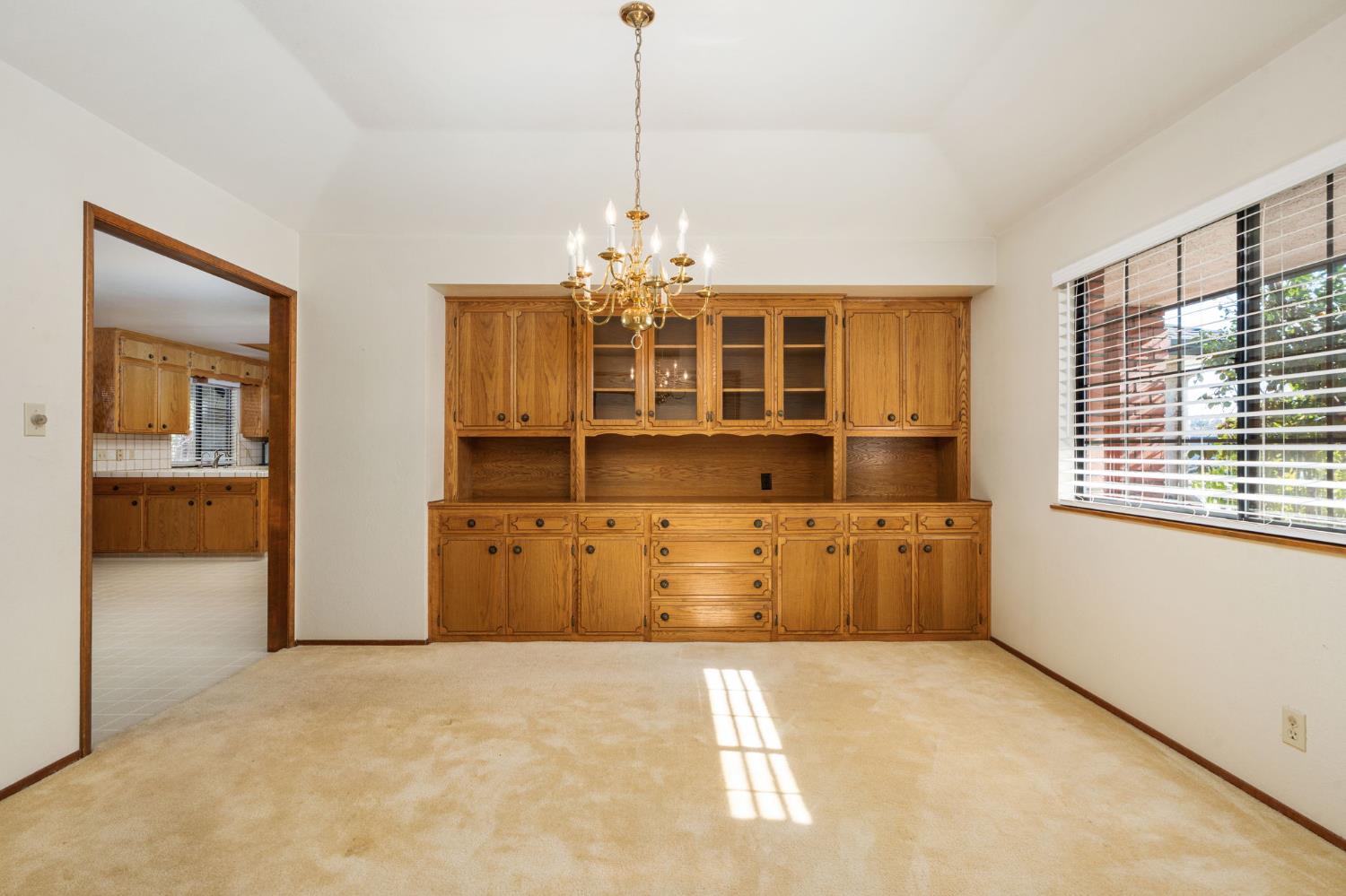 1544 E Jordan Ave, Fresno, CA 93720