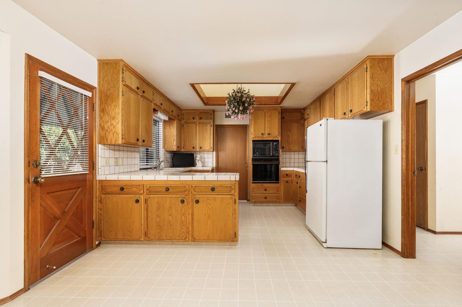 1544 E Jordan Ave, Fresno, CA 93720