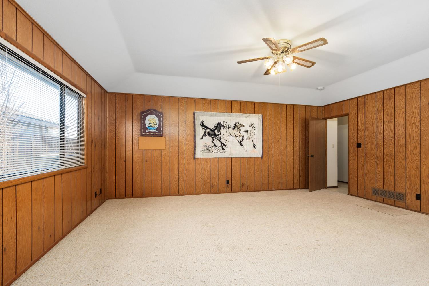 1544 E Jordan Ave, Fresno, CA 93720