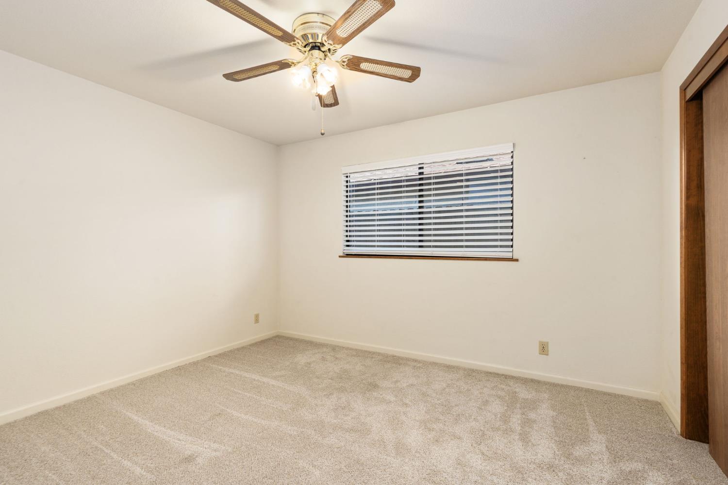 1544 E Jordan Ave, Fresno, CA 93720