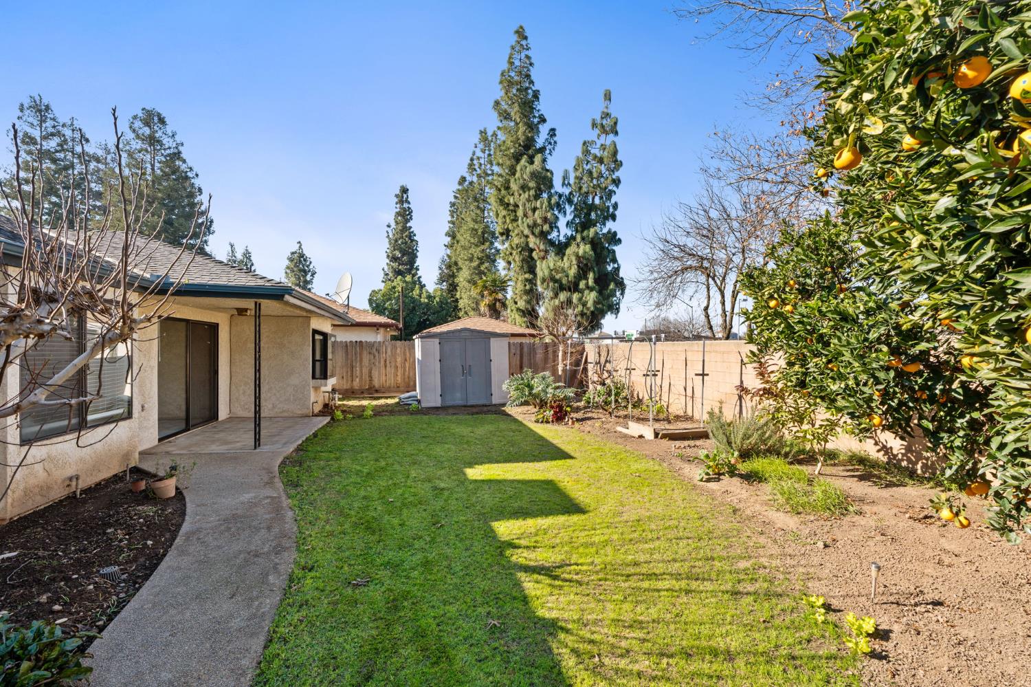 1544 E Jordan Ave, Fresno, CA 93720