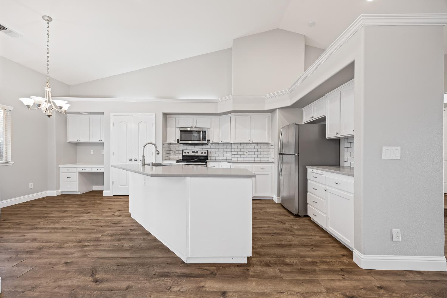 9786 N Backer Ave, Fresno, CA 93720