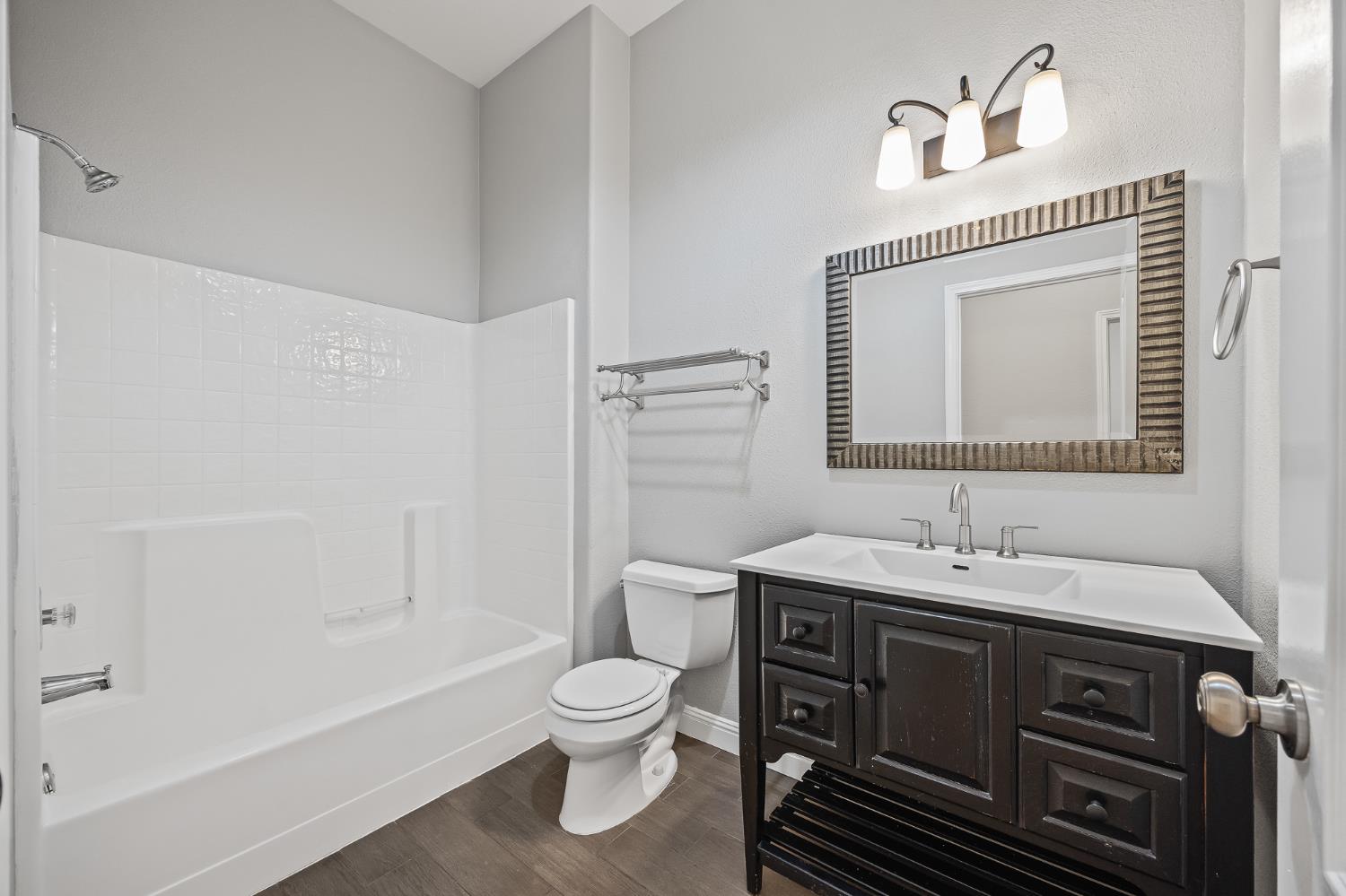 9786 N Backer Ave, Fresno, CA 93720