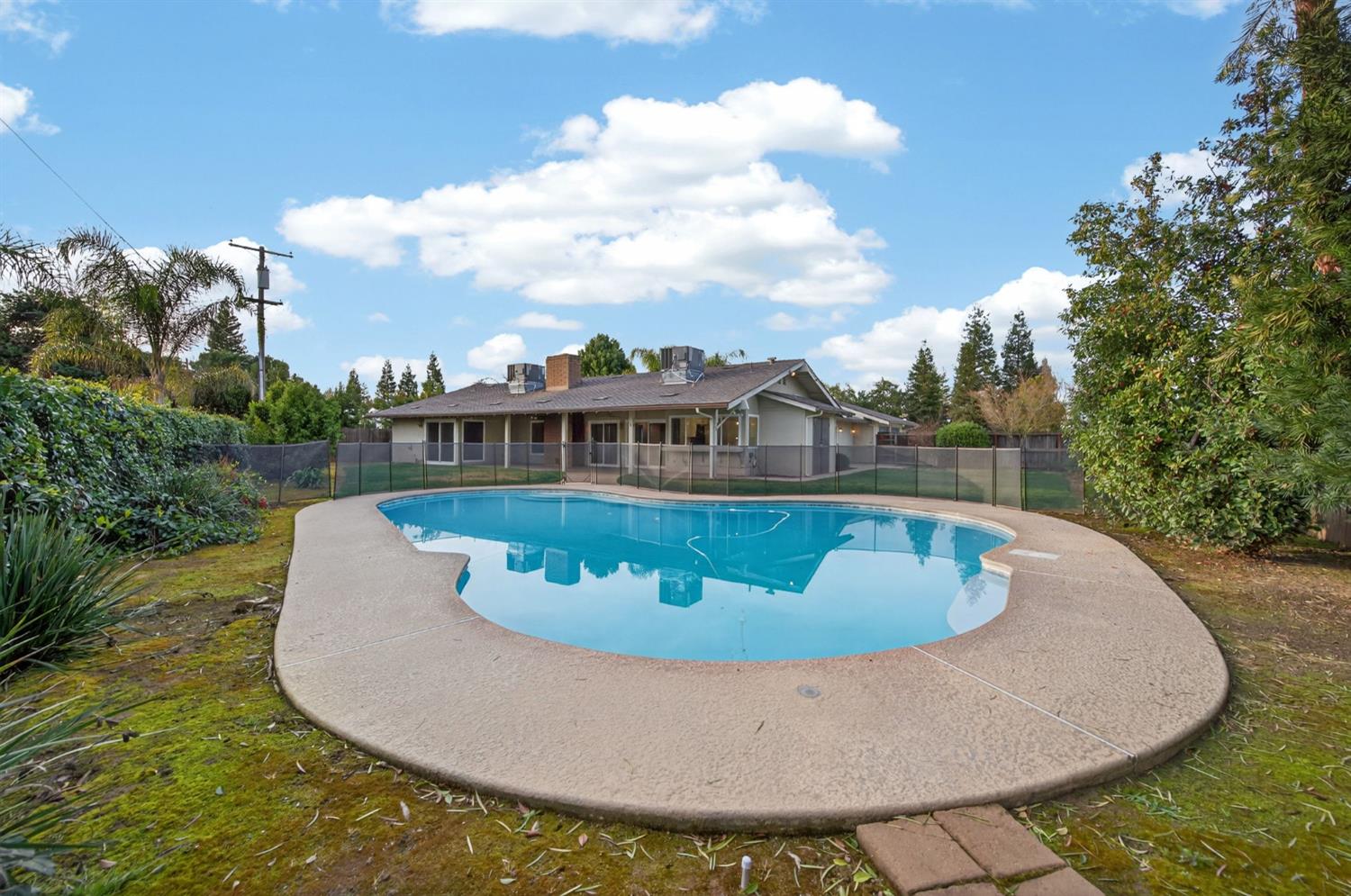 2805 W Spruce Ave, Fresno, CA 93711