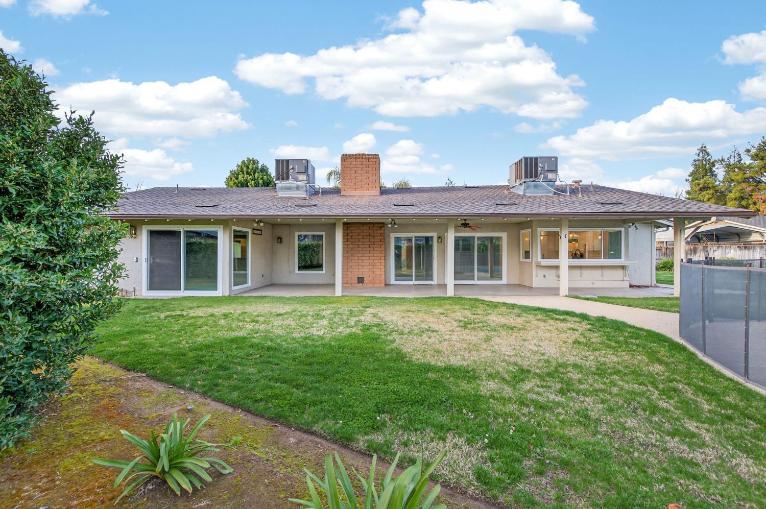 2805 W Spruce Ave, Fresno, CA 93711