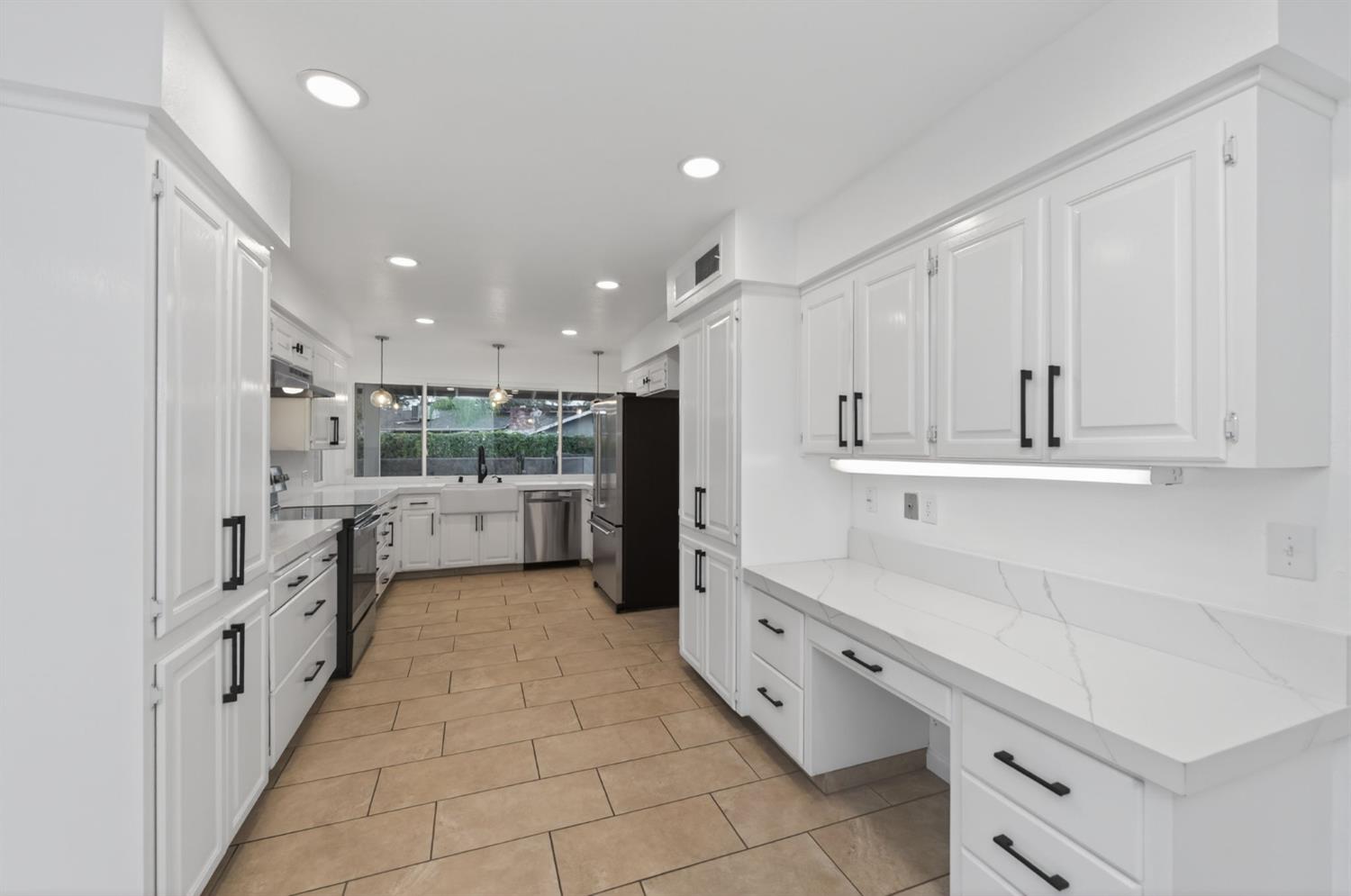 2805 W Spruce Ave, Fresno, CA 93711