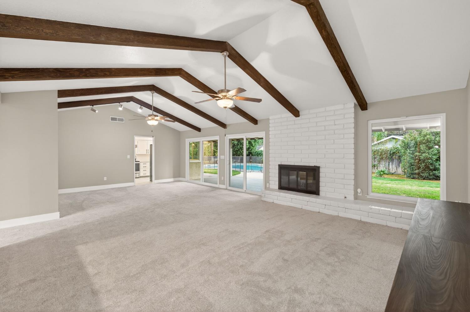 2805 W Spruce Ave, Fresno, CA 93711