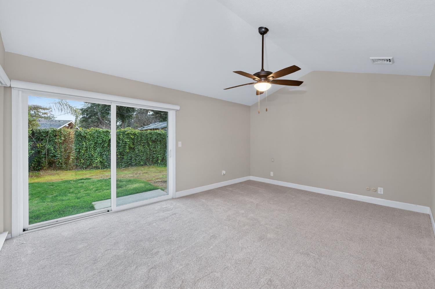 2805 W Spruce Ave, Fresno, CA 93711