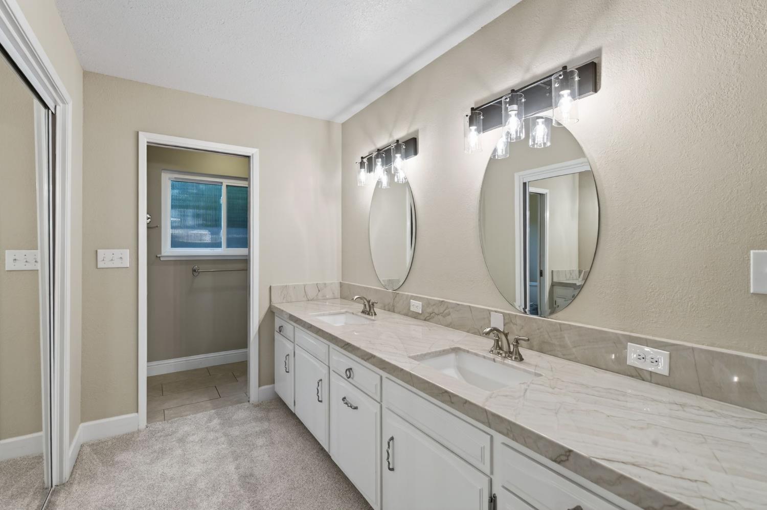 2805 W Spruce Ave, Fresno, CA 93711