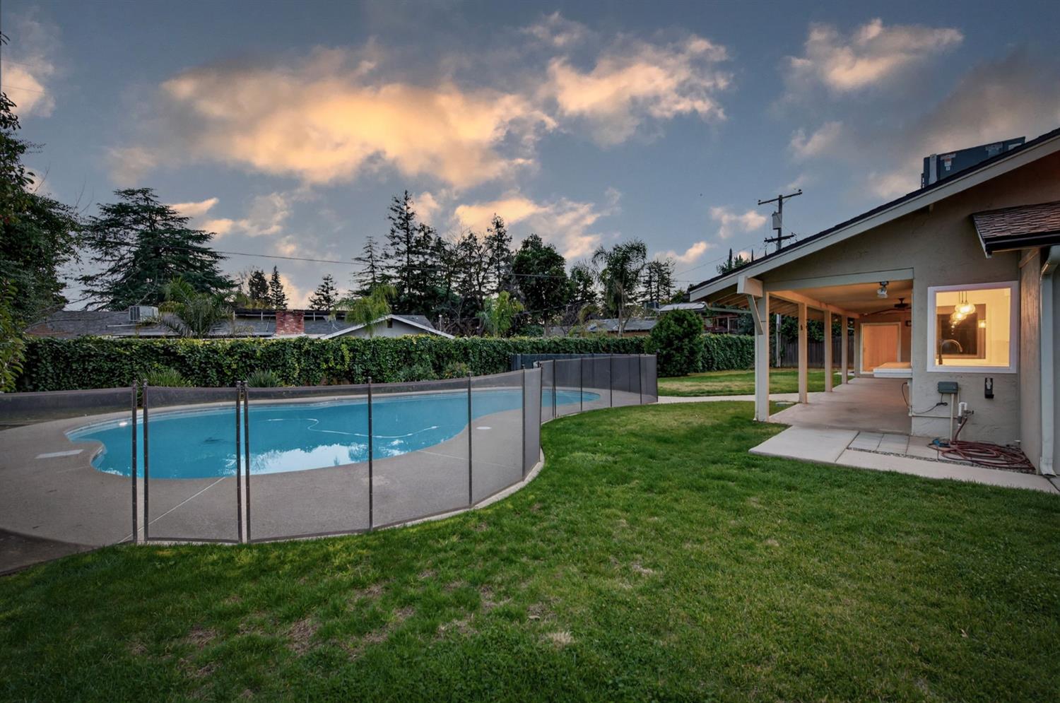 2805 W Spruce Ave, Fresno, CA 93711