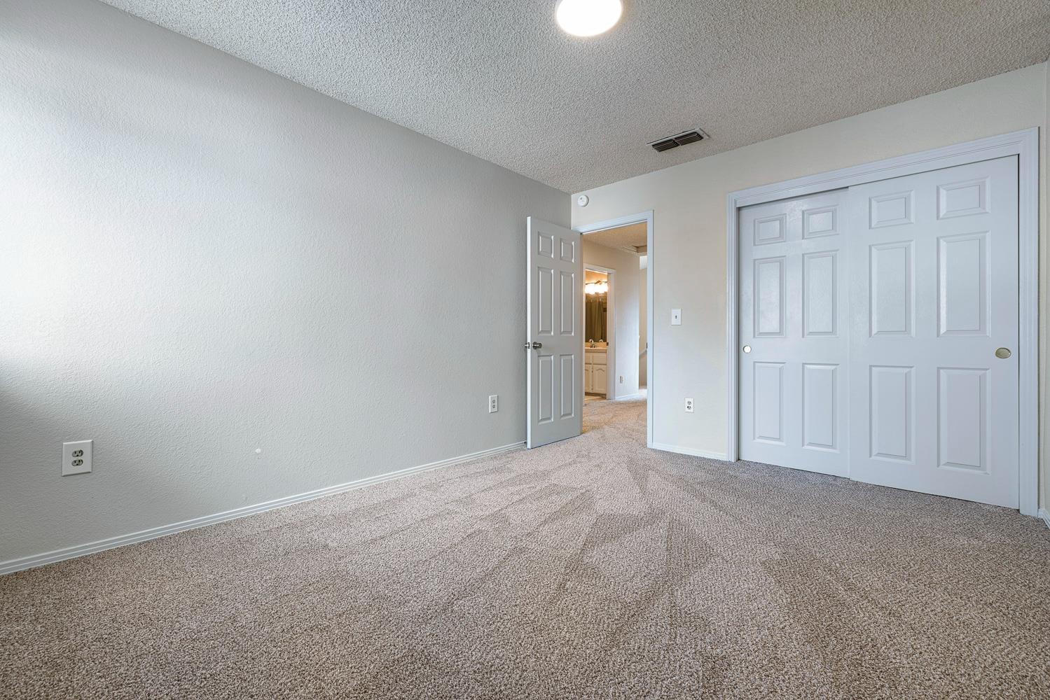 805 E Buckhill Rd, Fresno, CA 93720