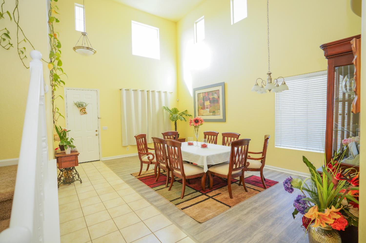 1976 N Belvedere Ave, Fresno, CA 93722