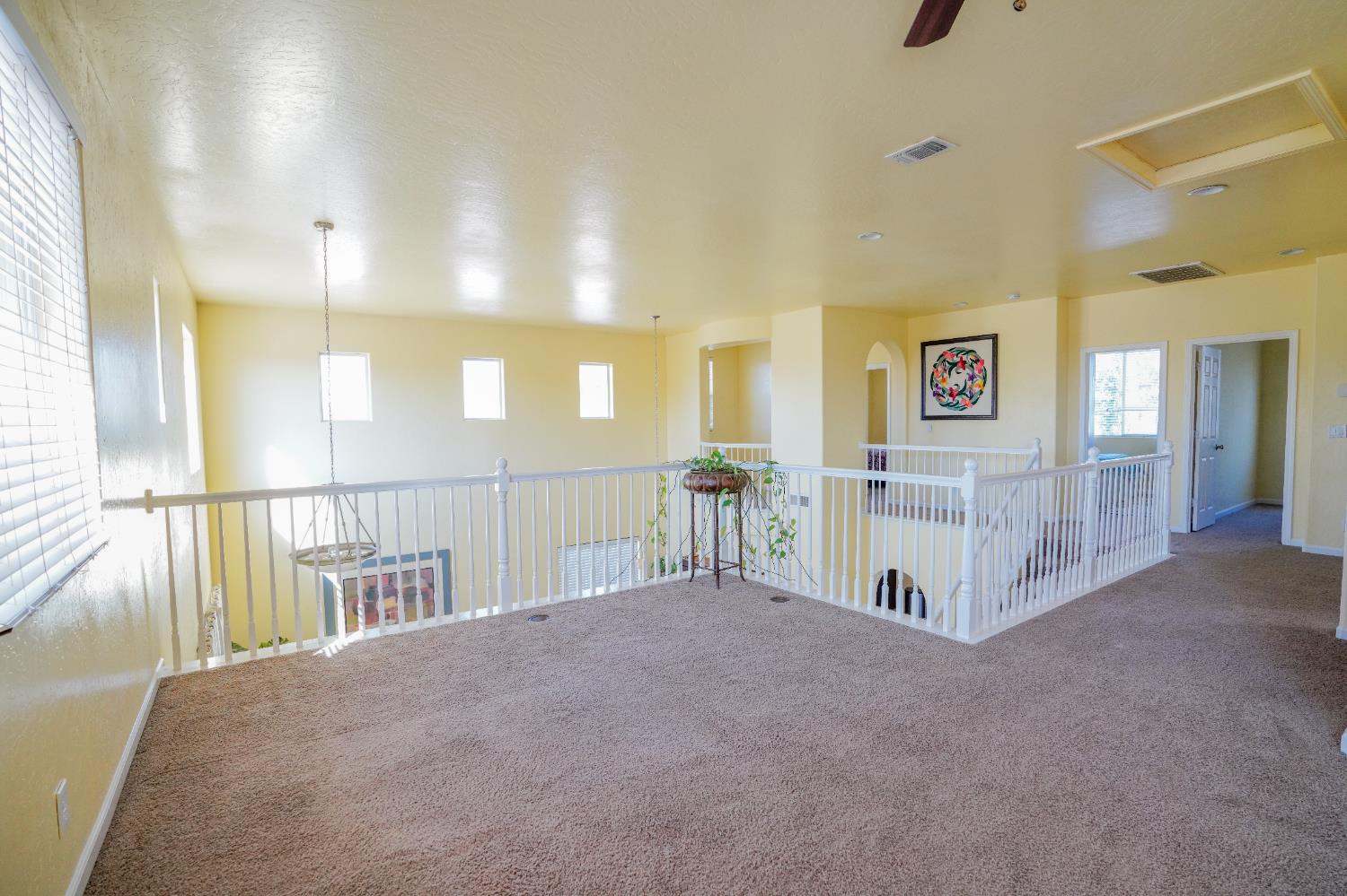 1976 N Belvedere Ave, Fresno, CA 93722