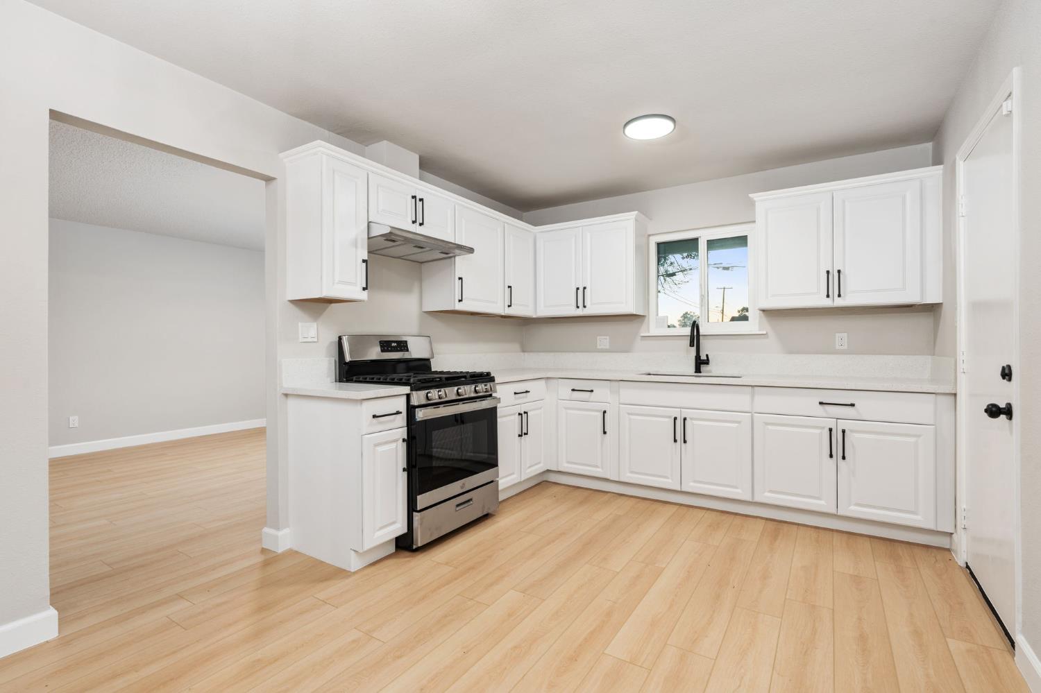 2970 S Martin L King Jr Blvd, Fresno, CA 93706