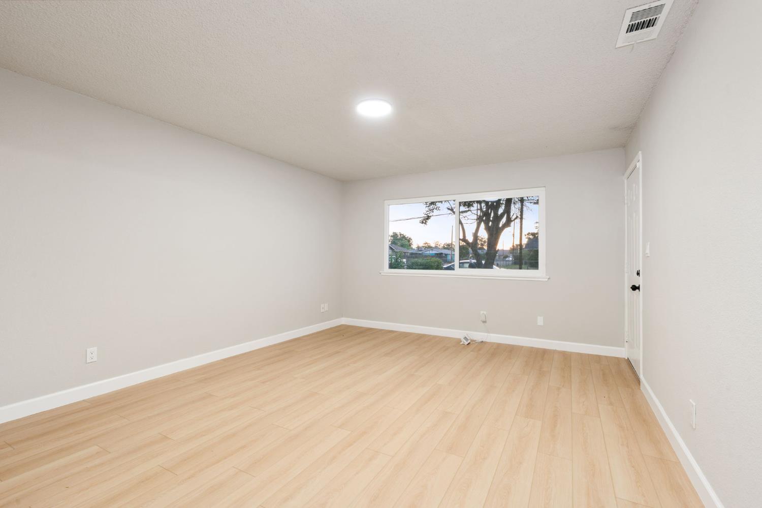 2970 S Martin L King Jr Blvd, Fresno, CA 93706