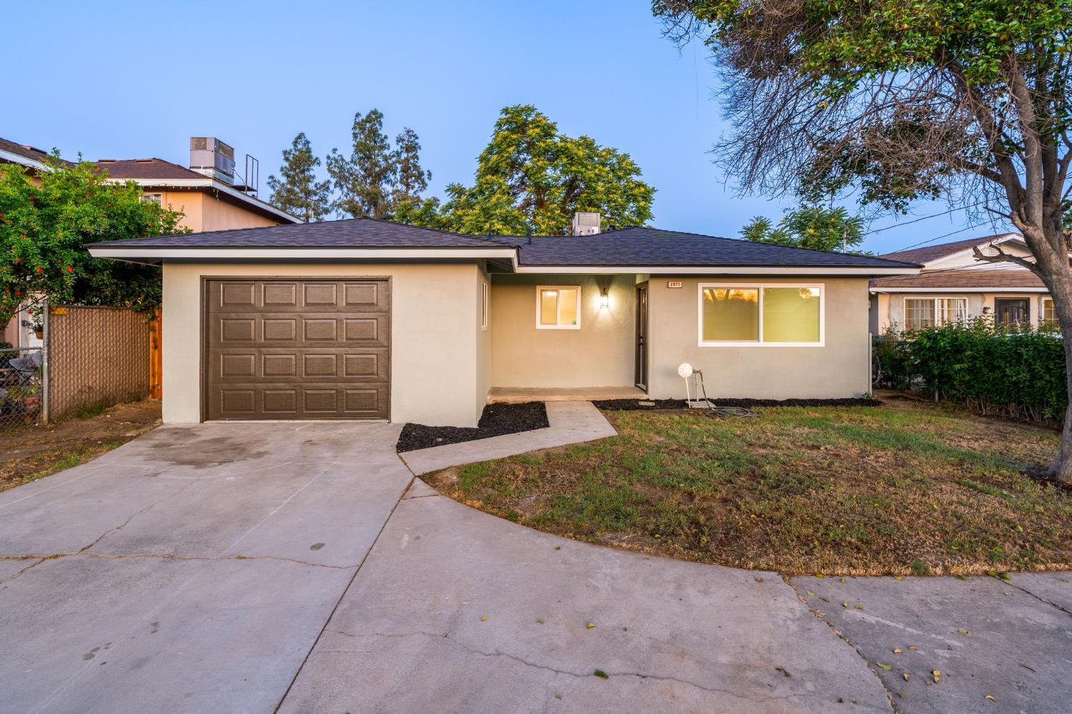 2970 S Martin L King Jr Blvd, Fresno, CA 93706