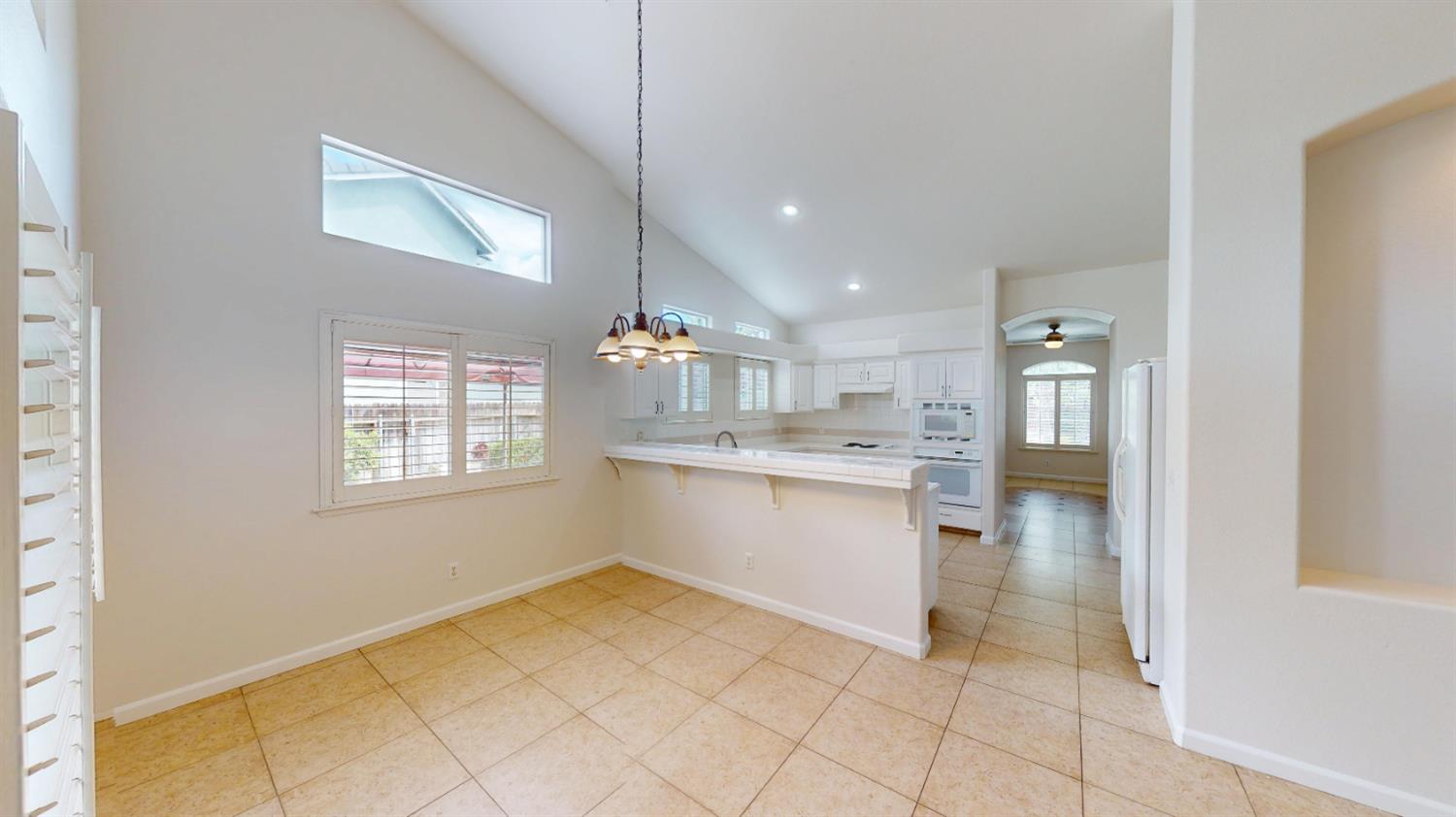 9821 N Sierra Vista Ave, Fresno, CA 93720