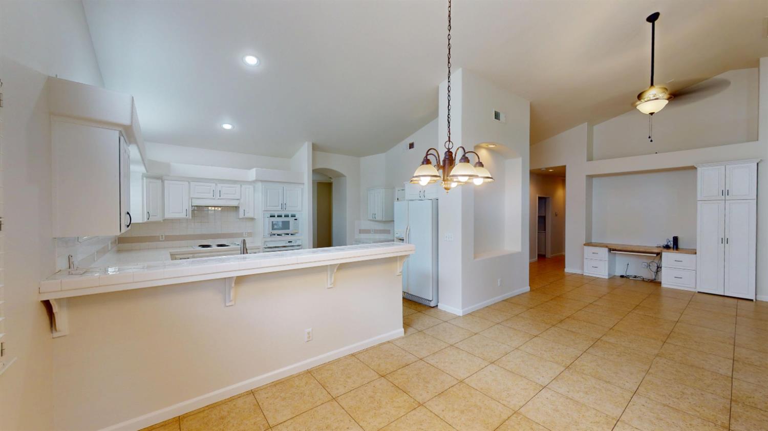 9821 N Sierra Vista Ave, Fresno, CA 93720