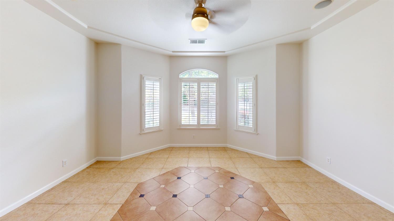 9821 N Sierra Vista Ave, Fresno, CA 93720