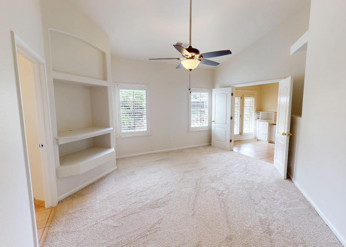 9821 N Sierra Vista Ave, Fresno, CA 93720