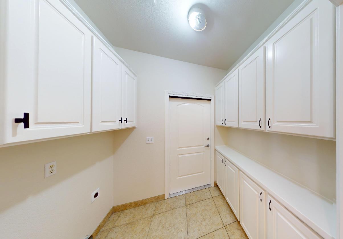 9821 N Sierra Vista Ave, Fresno, CA 93720