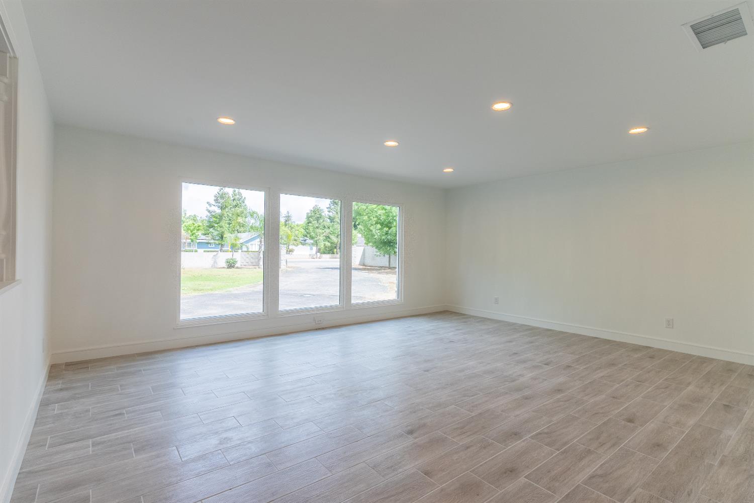 5454 E Butler Ave, Fresno, CA 93727