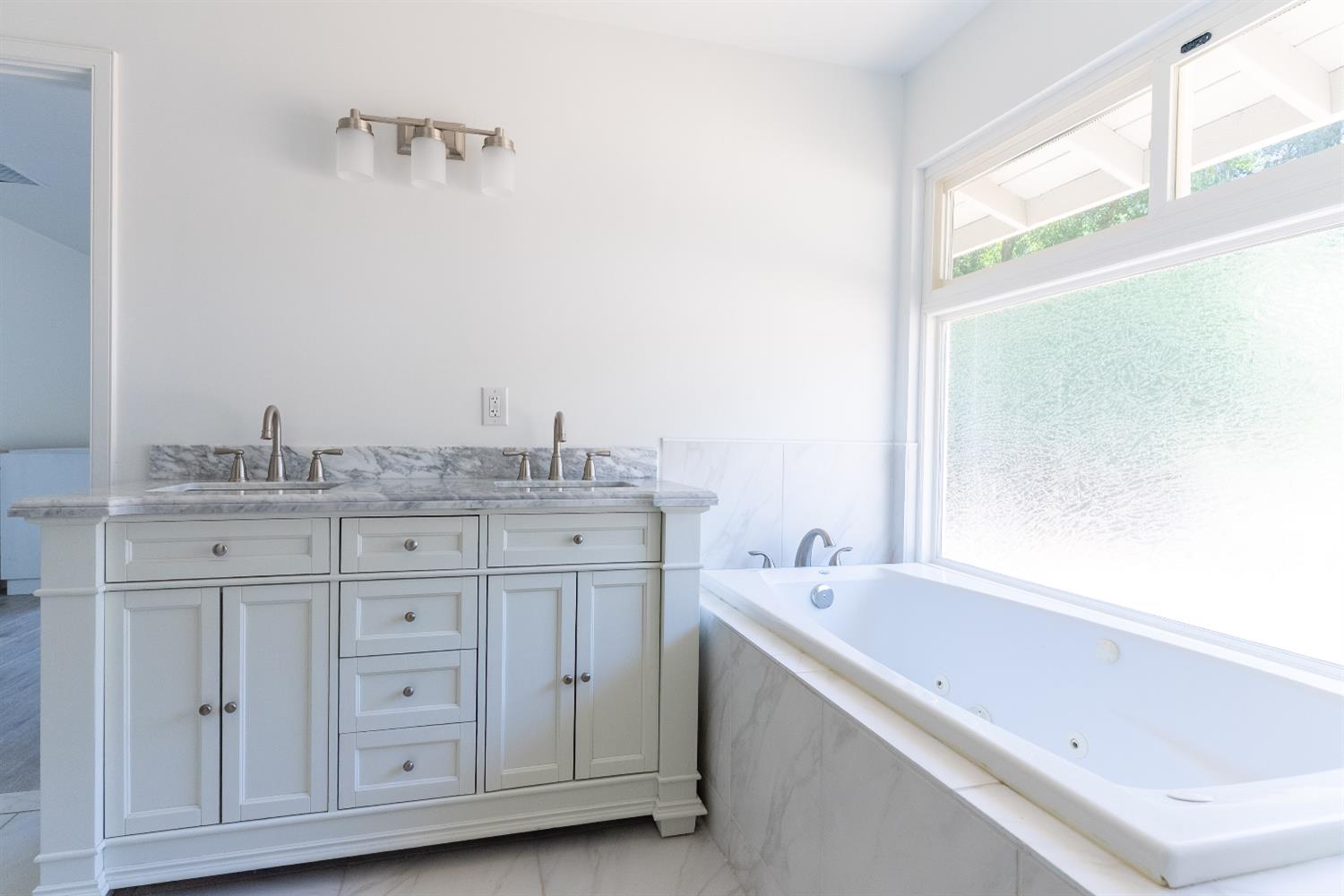 5454 E Butler Ave, Fresno, CA 93727