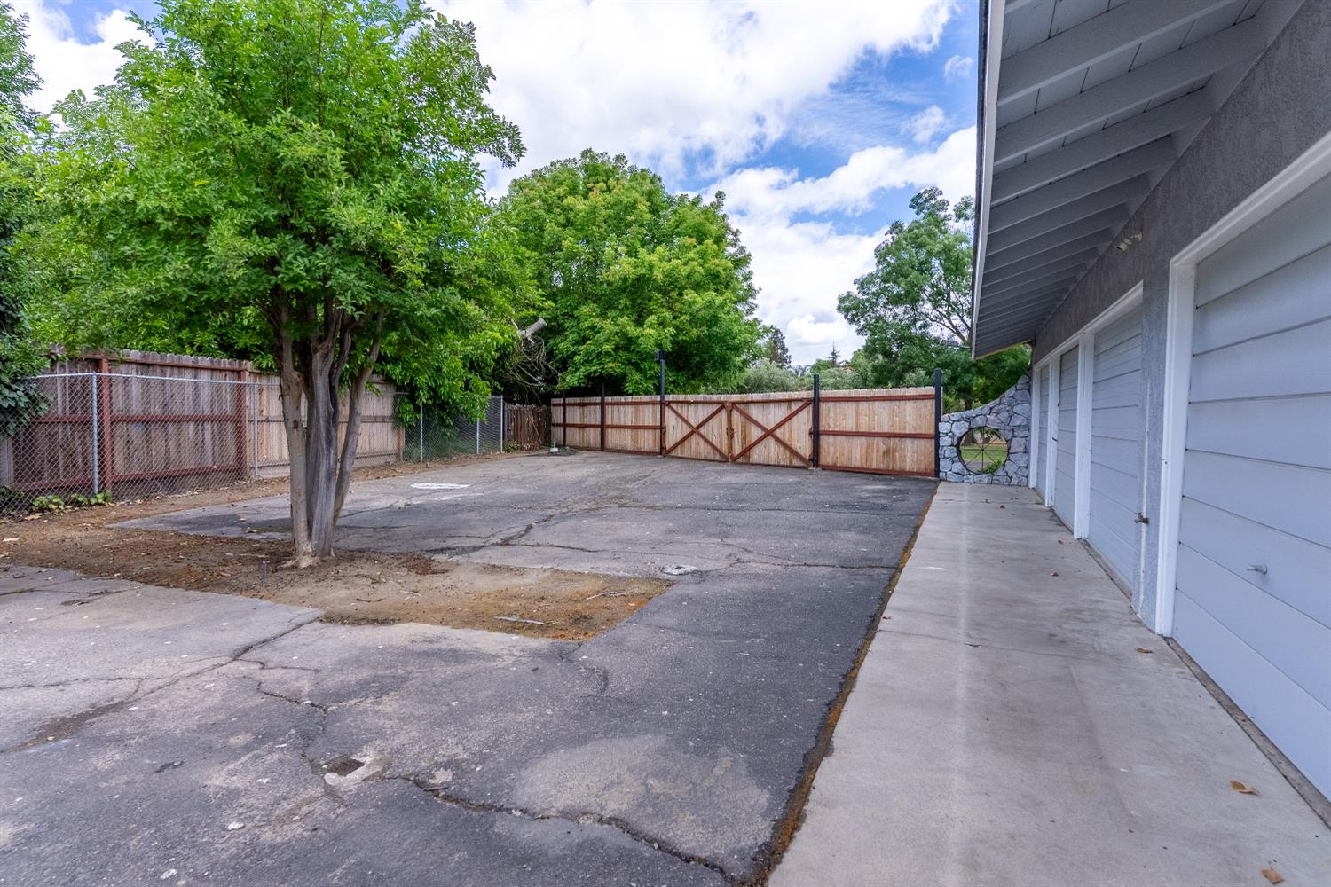 5454 E Butler Ave, Fresno, CA 93727