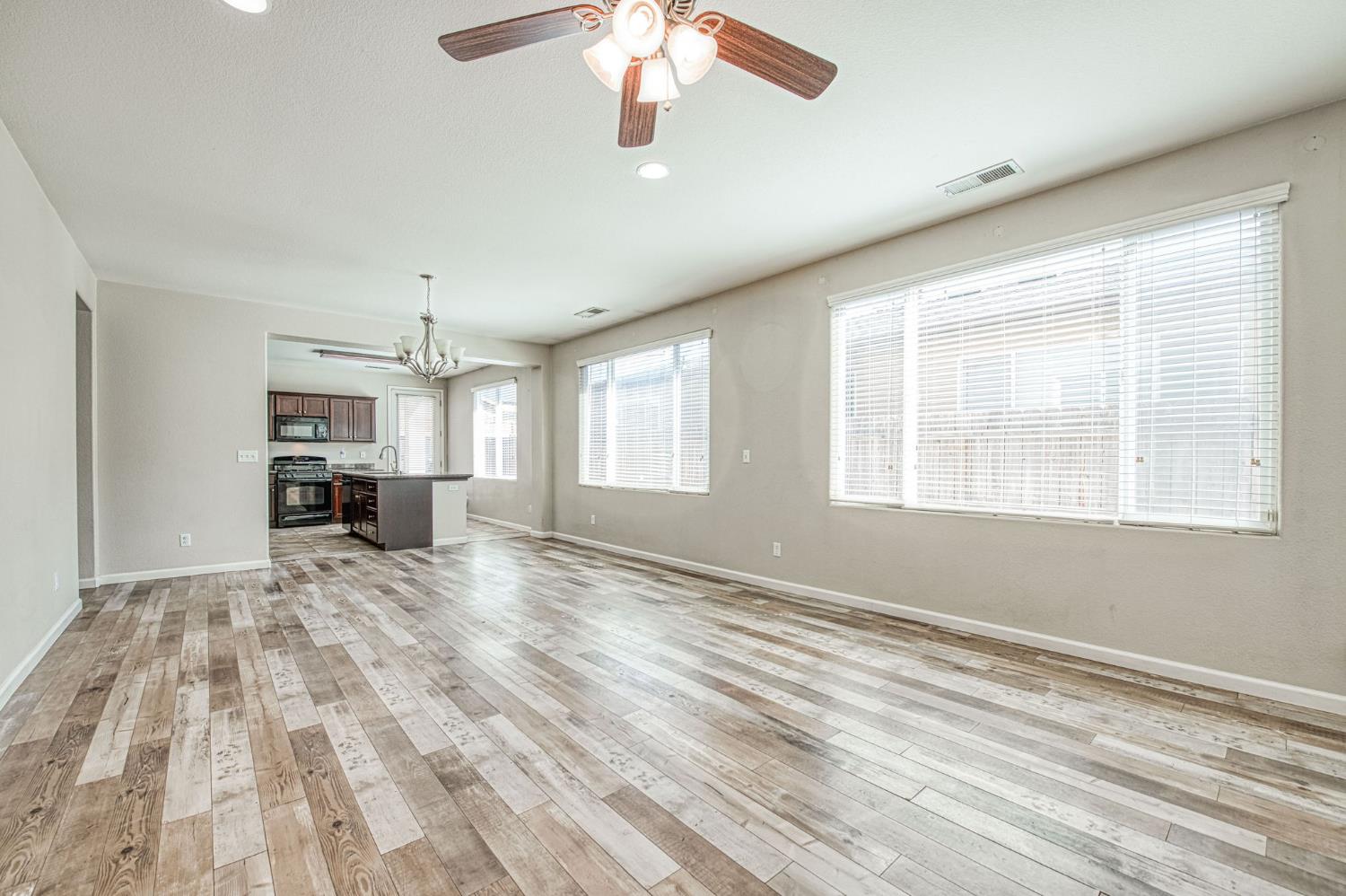 7362 E Ramona Way, Fresno, CA 93737