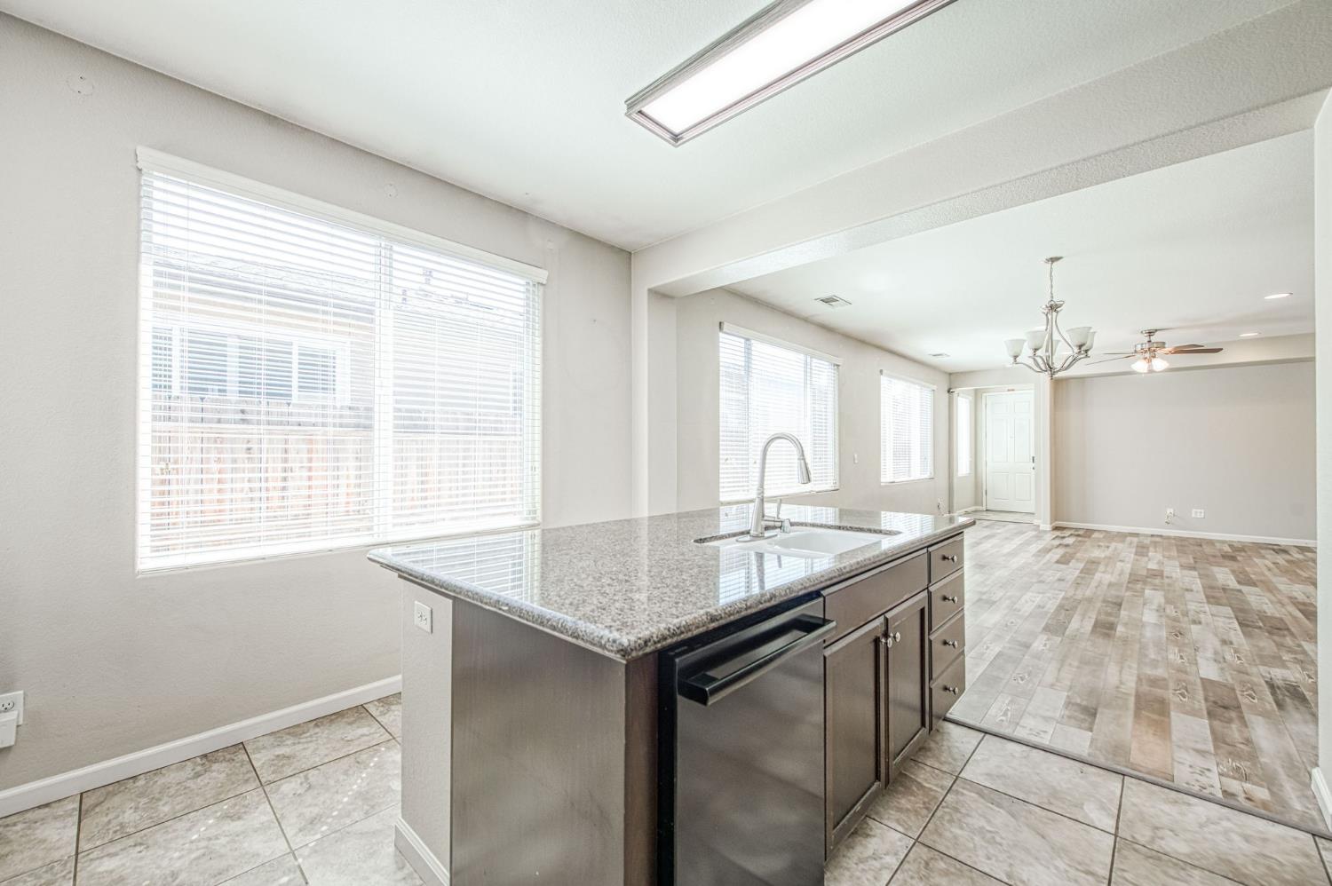 7362 E Ramona Way, Fresno, CA 93737