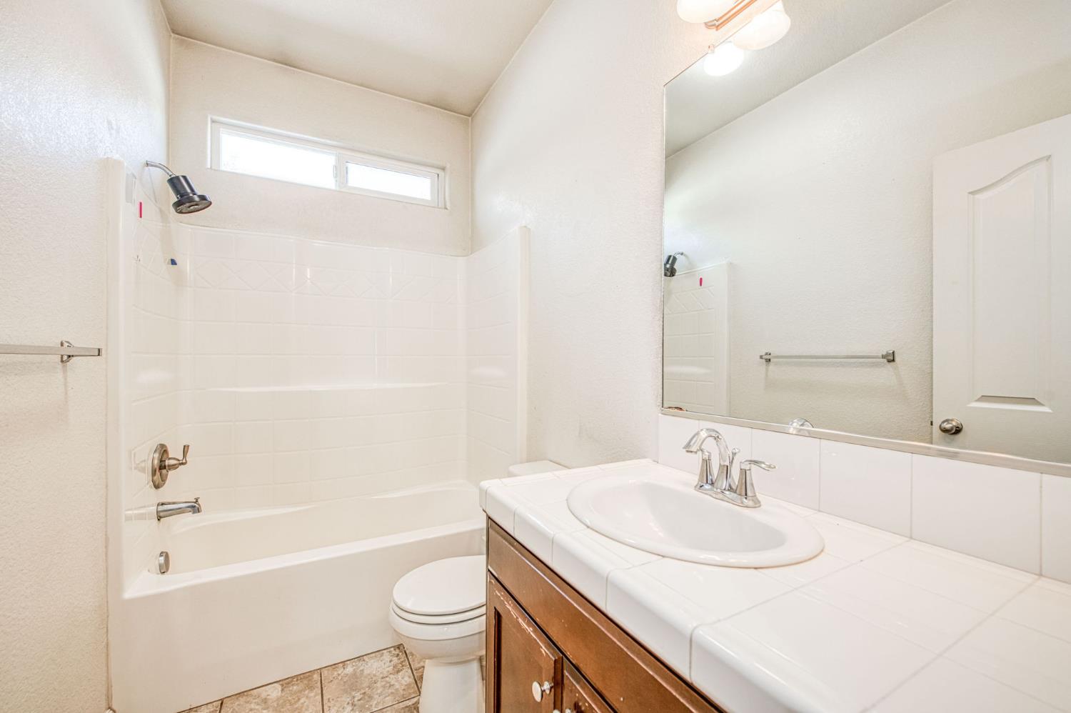 7362 E Ramona Way, Fresno, CA 93737