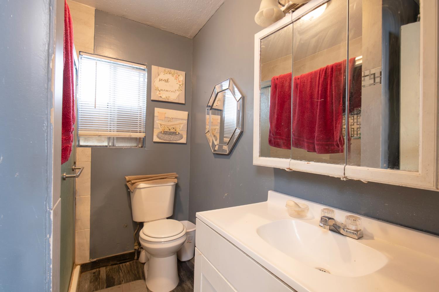 3829 E Iowa Ave, Fresno, CA 93702