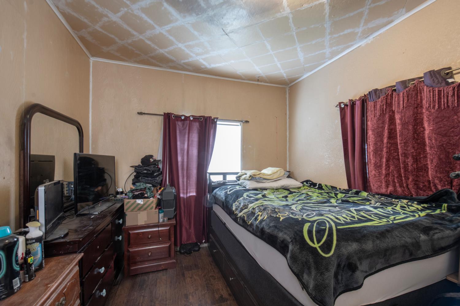 3829 E Iowa Ave, Fresno, CA 93702