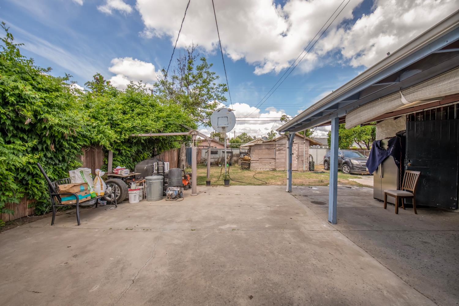 3829 E Iowa Ave, Fresno, CA 93702