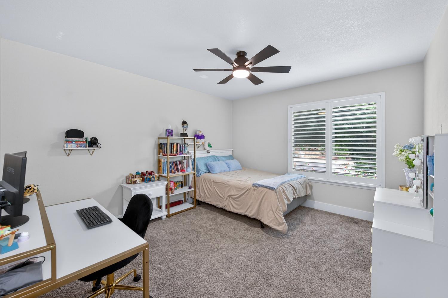 9796 N Millbrook Ave, Fresno, CA 93720