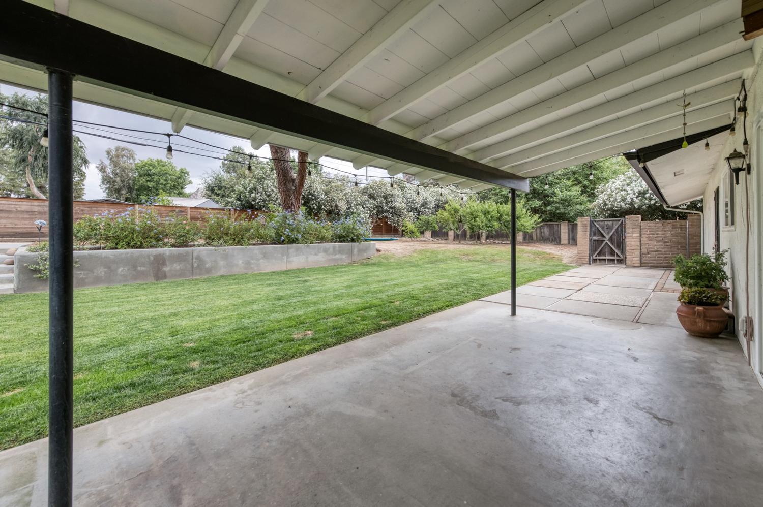 9796 N Millbrook Ave, Fresno, CA 93720