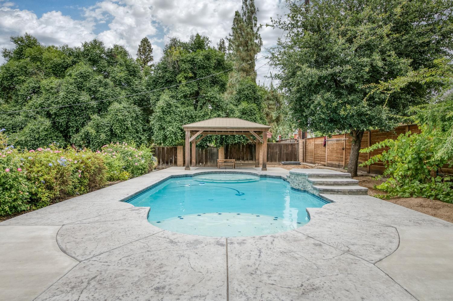 9796 N Millbrook Ave, Fresno, CA 93720