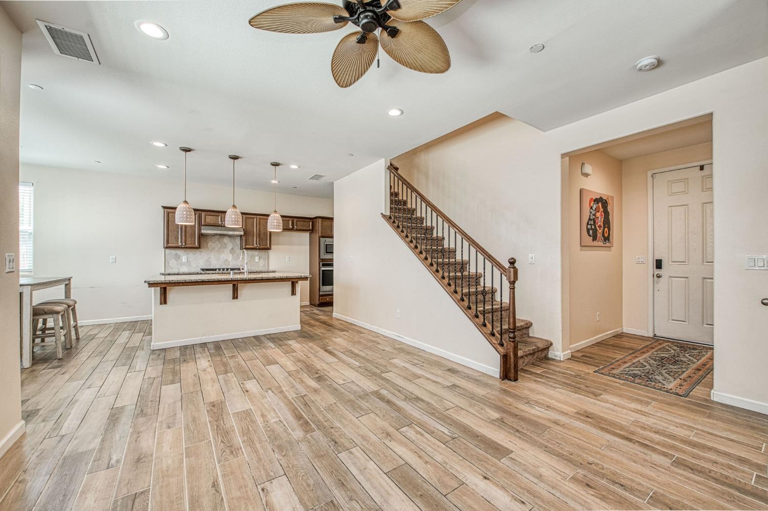 6336 N Santa Lucia Way, Fresno, CA 93722