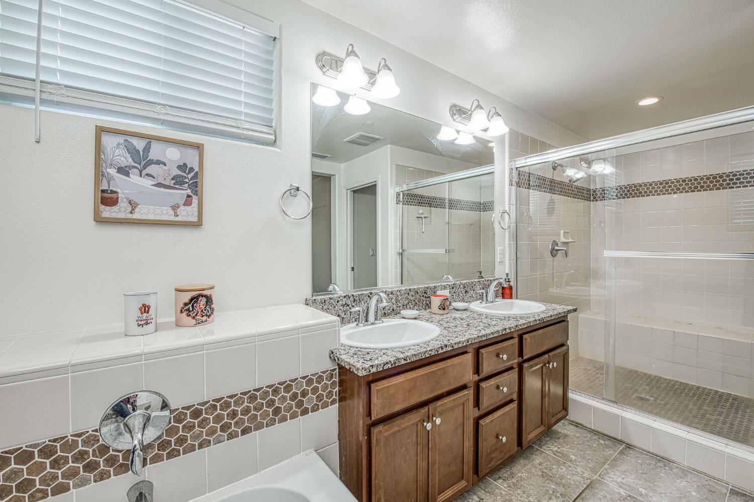 6336 N Santa Lucia Way, Fresno, CA 93722
