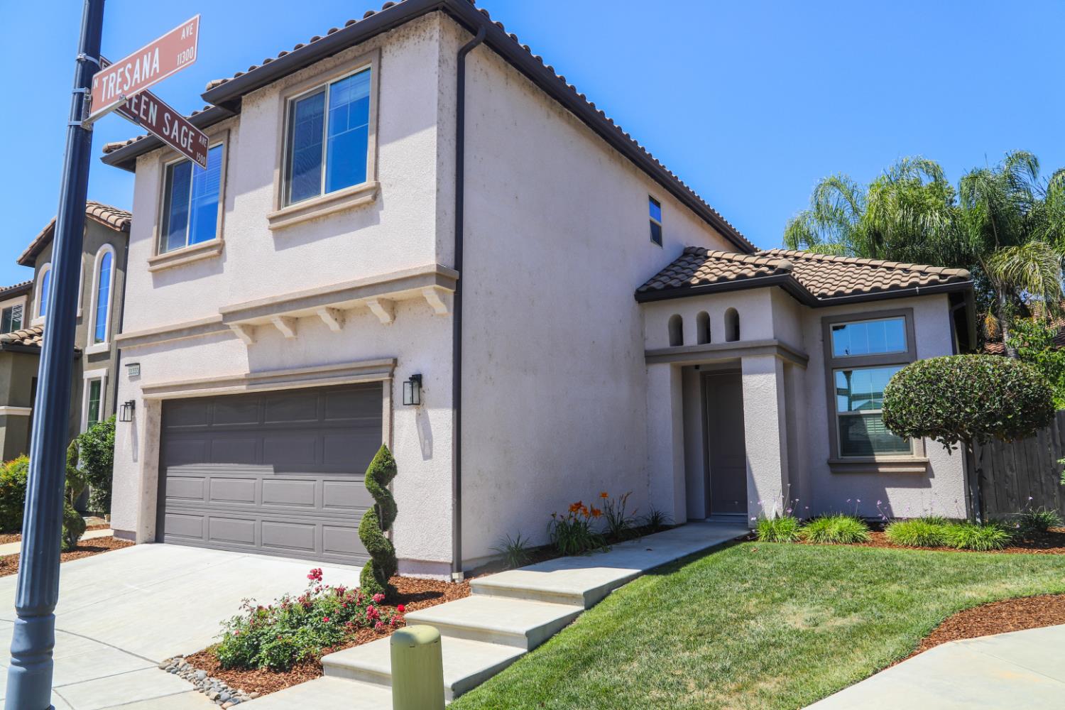 11333 N Tresana Ave, Fresno, CA 93730