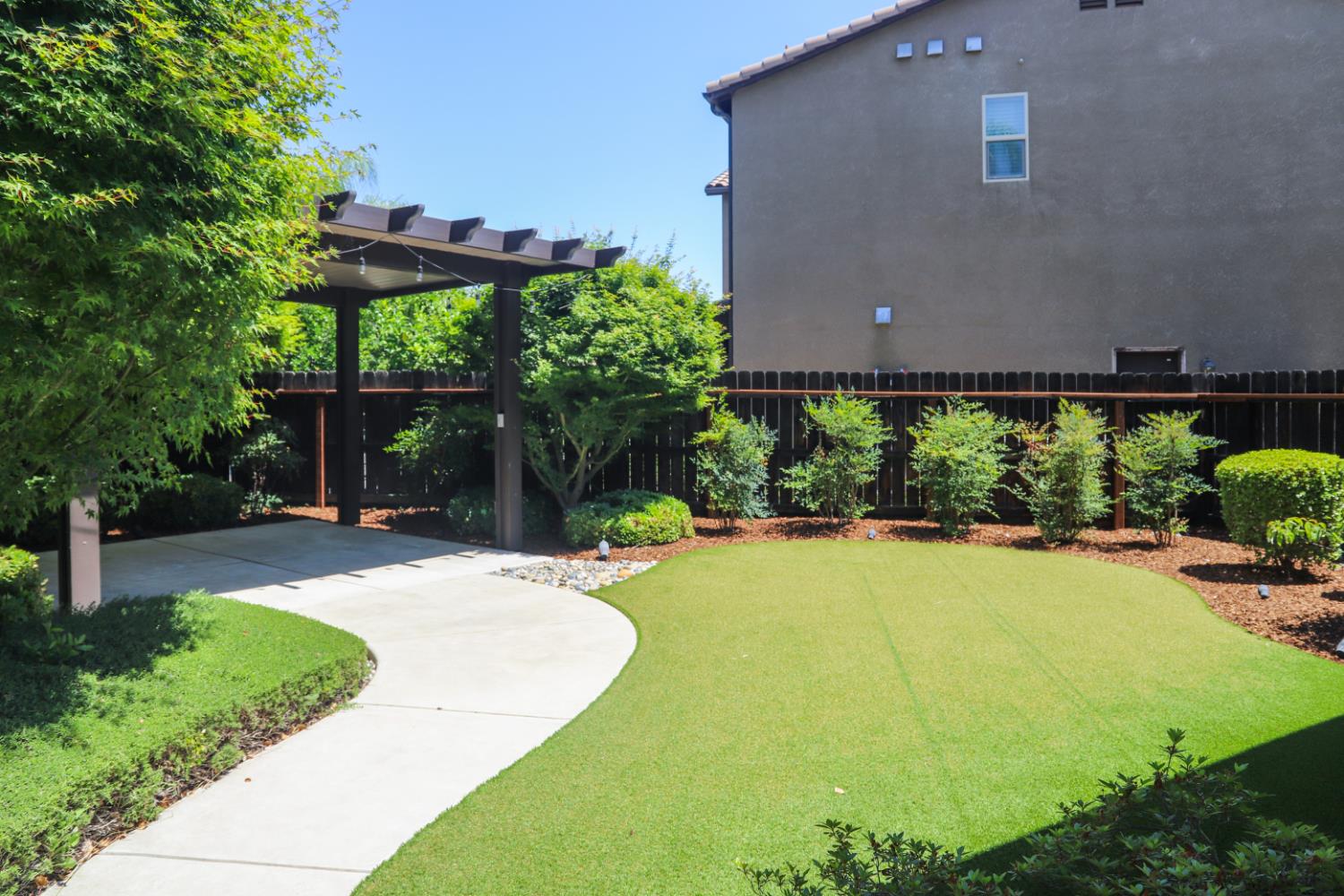 11333 N Tresana Ave, Fresno, CA 93730