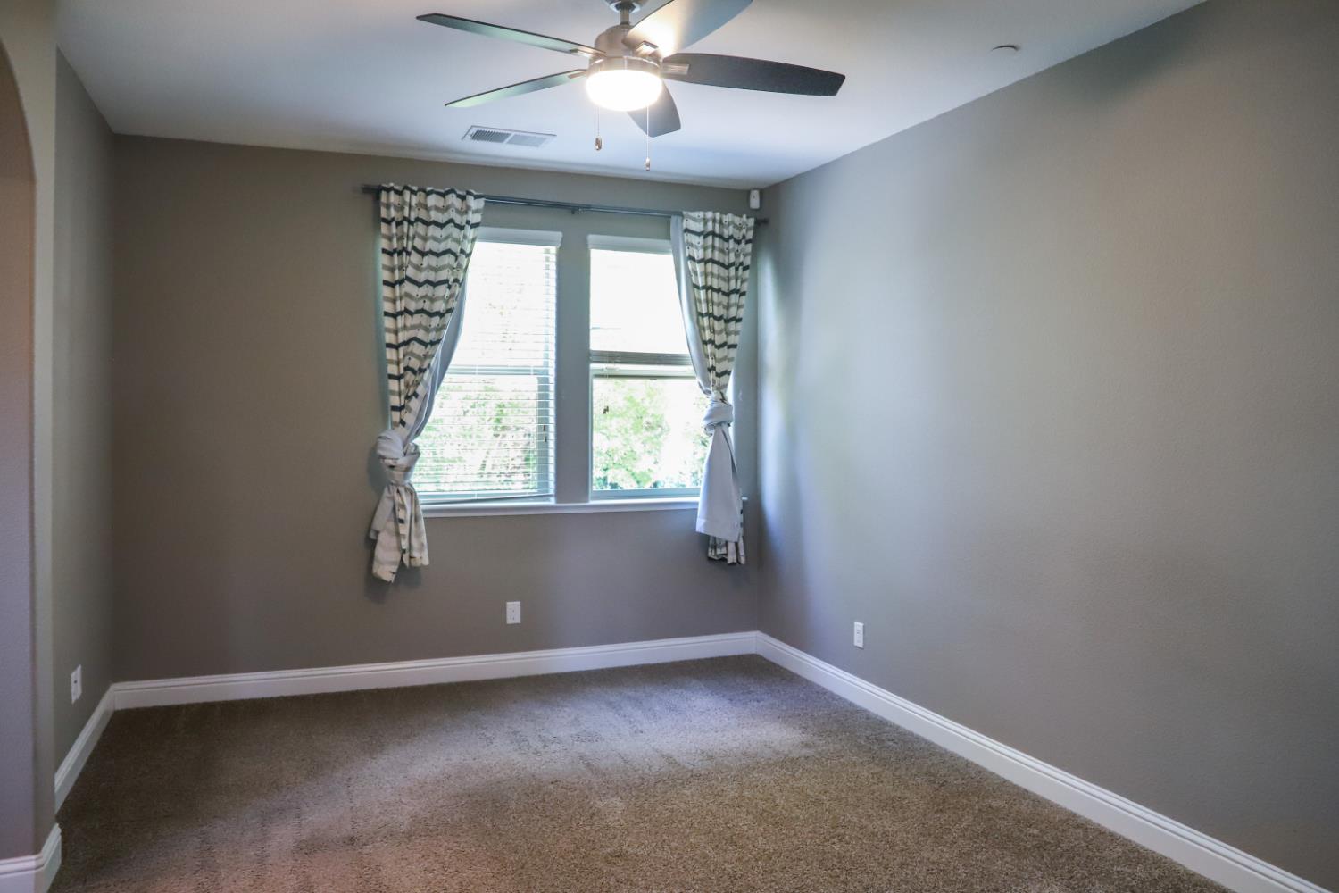11333 N Tresana Ave, Fresno, CA 93730