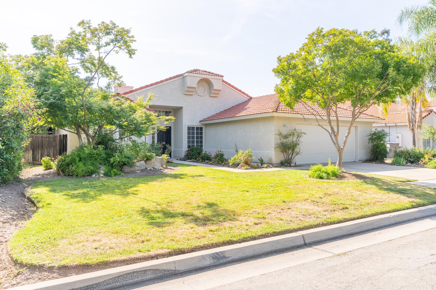 8335 N Barton Ave, Fresno, CA 93720